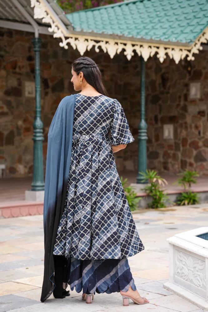 Raghavi Élégance Kurta Palazzo Set