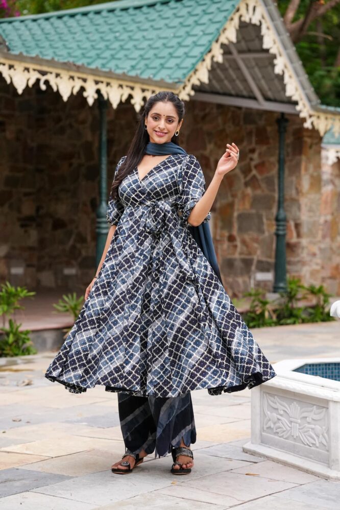 Raghavi Élégance Kurta Palazzo Set