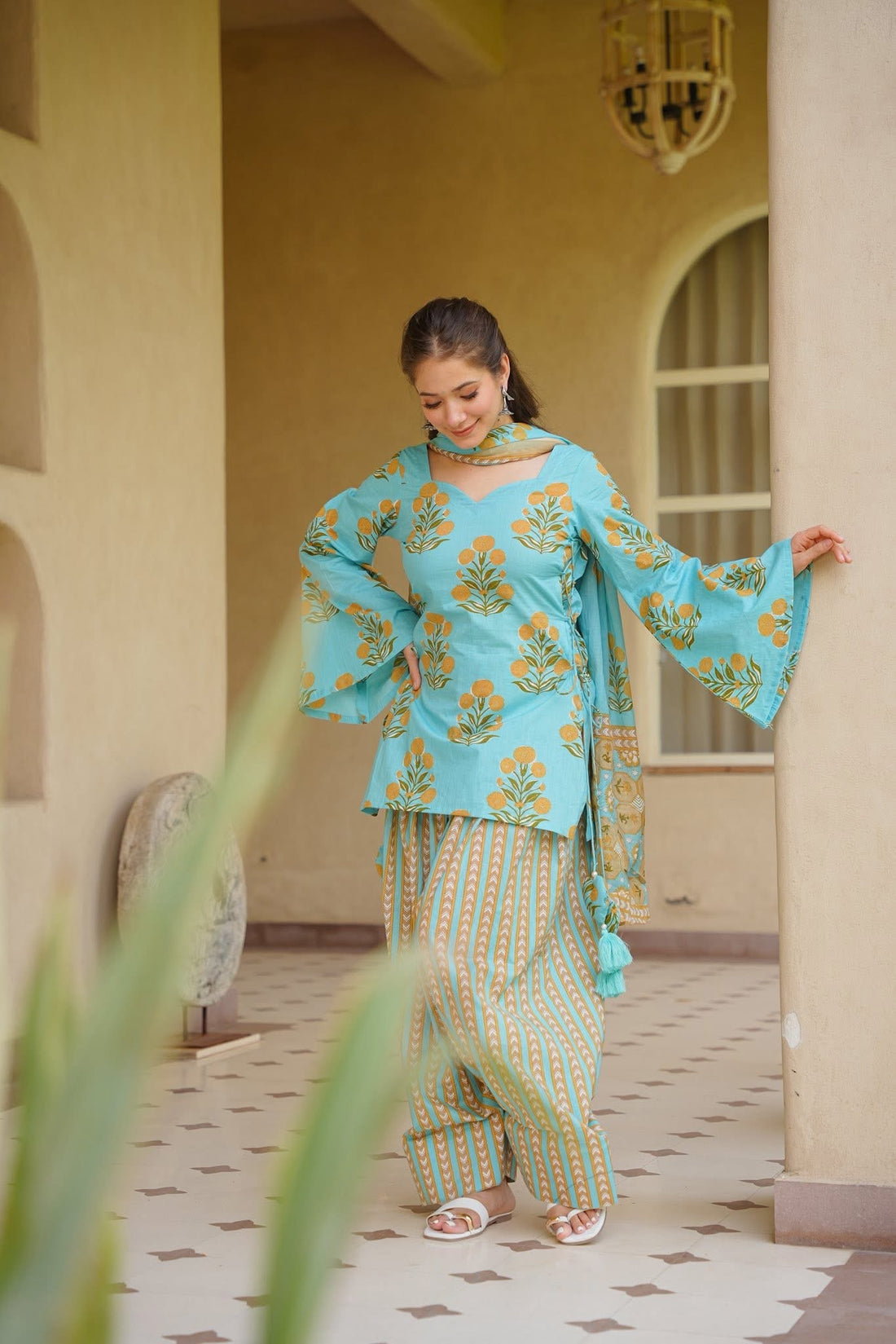 Siaara Ivory Grace Farshi Set