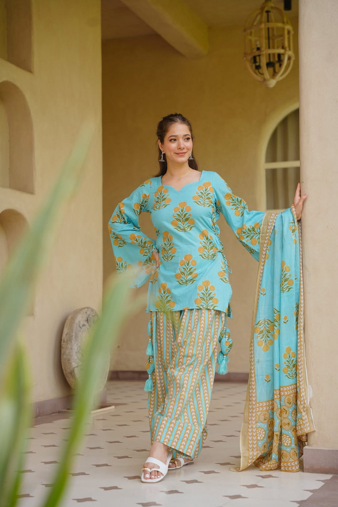 Siaara Ivory Grace Farshi Set